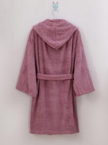 1pc Coral Fleece Auspicious Plaid Pattern Short Hooded Robe, Suitable For Slim Figures, Soft & Absorbent, For Bathroom, Bedroom, Pool Use - Purple - View 5