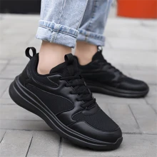 男女加大尺碼鞋41至43號全黑運動鞋春季透氣網面工作鞋輕盈柔軟底,媽媽休閒跑步鞋情侶鞋戶外防滑空心時尚旅行鞋2023春夏男女全鞋網面透氣黑色運動鞋柔軟底跑步鞋休閒情侶鞋