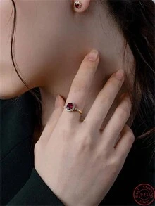 Đỏ  Quả lựu Có màu sắc Zirconia Dát Dây chuyền , Nhẫn Và Bộ bông tai Với Hộp Quà , Đúng mốt Phong cách Vintage Đối với Ngày đêm , Lễ hội , Lễ cưới , Du lịch , Mặc hàng ngày , Thích hợp Dành cho Cô gái , bờ biển , Văn phòng , Và Như Món quà Đối với Bạn gái , Mẹ , Giáo viên , Bạn , - Dây chuyền + nhẫn + đôi bông tai - Xem 5