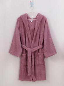 1pc Coral Fleece Auspicious Plaid Pattern Short Hooded Robe, Suitable For Slim Figures, Soft & Absorbent, For Bathroom, Bedroom, Pool Use - Purple - View 1