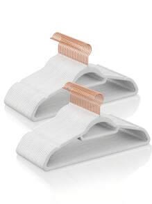 SONGMICS Percha de Terciopelo, Juego de 50, Antideslizantes, con Barra Corbata y Gancho Oro Rosa, 0,6 cm Espesor, Ahorra Espacio, 43,5 cm Largo, para Abrigo Vestido Pantalón, Blanco - Blanco - Ver 1