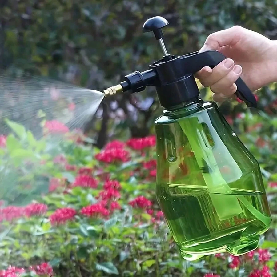1.5l Capacity Green Air Pressure Watering Can - Green - View 1