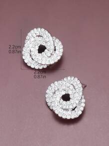 1對時尚吊墜耳環,帶有三顆鋯石,交疊的雙環設計並連接鏈條,適用於女性的休閒、t台和假日派對 - 銀色 - 查看 5