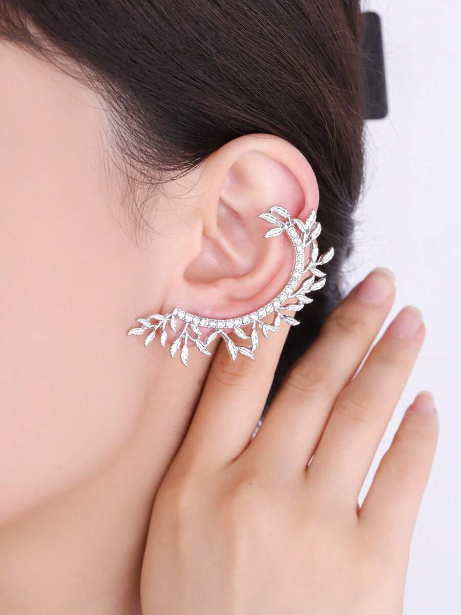 1pair Silver Bohemian Style Bold & Sweet Multifunctional Leaf & Crystal Dangle Earrings - Silver - View 1