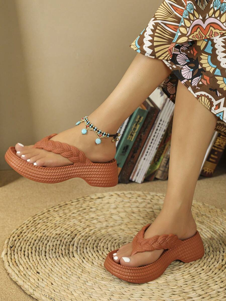 2023 New Arrival Fashionable All-match Non-slip Slippers - Brown - View 1