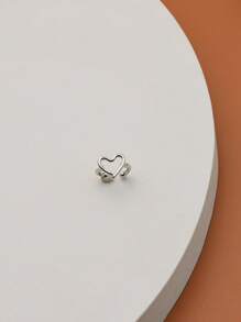 1pc Metallic Heart Shaped Ear Clip - Silver - View 3
