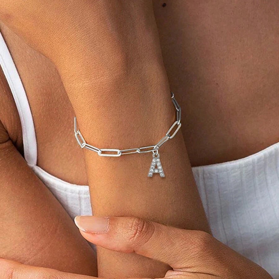 1 Stück Mode Silberfarben Initialen Anhänger Büroklammer Kette Armband für Frauen
