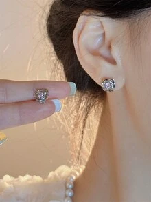 1 Đôi Bông Tai Đính Đá Hình Hoa Hồng Cubic Zirconia Dát Cho Nữ, Một Món Trang Sức Khuyên Tai Thời Trang Phù Hợp Với Thiết Kế Thanh Lịch, Thích Hợp Cho Mọi Mùa Và Có Thể Dùng Làm Quà Giáng Sinh Cho Mẹ Hoặc Bạn Gái - Vàng - Xem 2