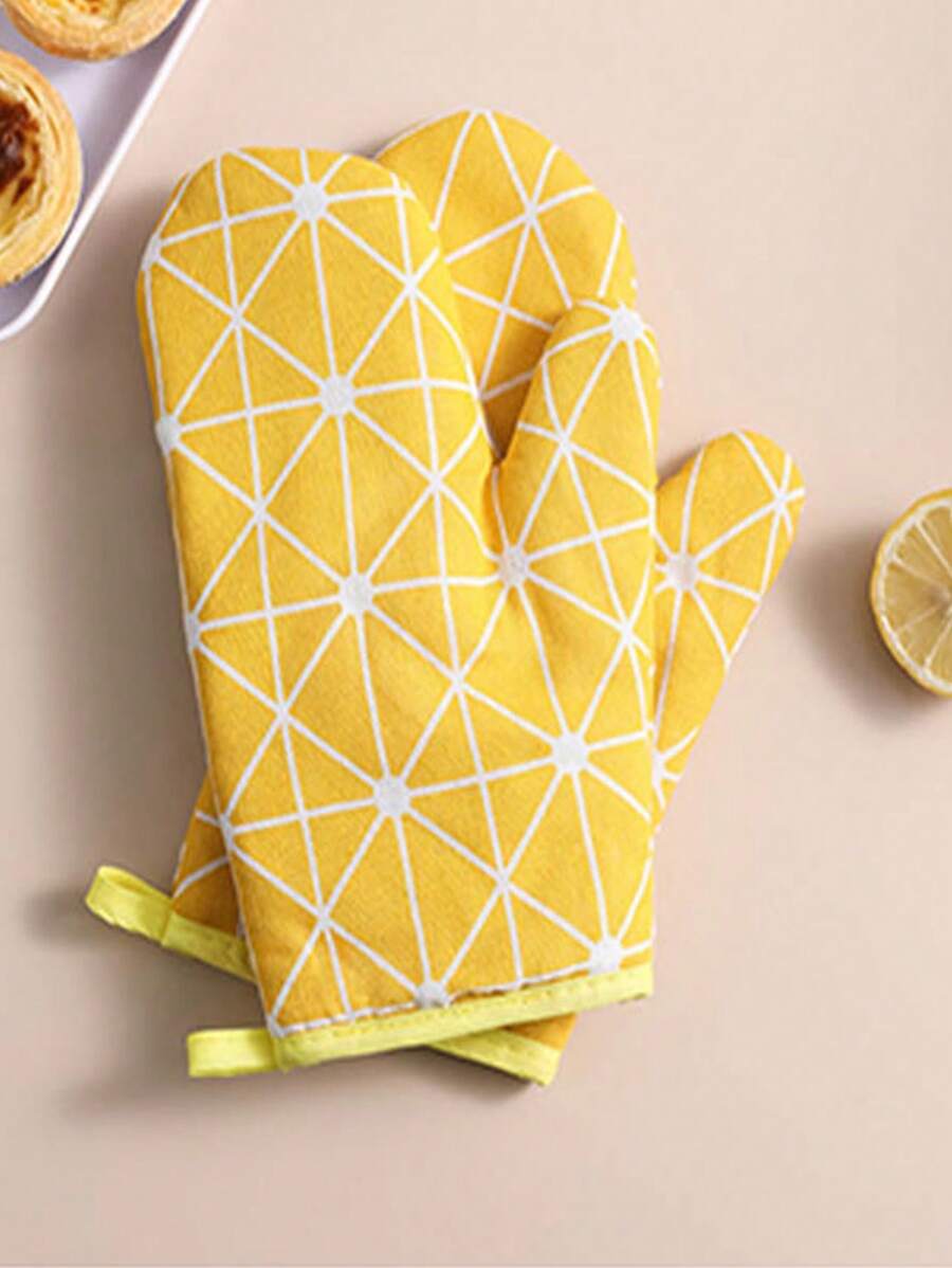 2pcs High Temperature Resistant Insulated Gloves For Kitchen Baking Oven Microwave Use - Yellow - View 1