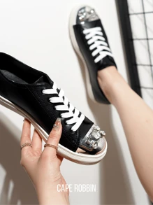 Women's  Big Gemstone Low Cut Round Toe Sneakers - Single Round Toe Flat For Brunch