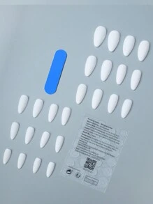 24入組長形白色實心光滑純色假指甲，1片指甲文件和1張膠帶式指甲，指甲用品