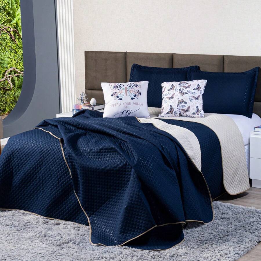 Kit Cobre Leito Colcha Borboleta Azul Marinho/Caqui Dupla Face com Almofadas Estampadas Casal Padrão 05 Peças - Decoração Quarto Moderno