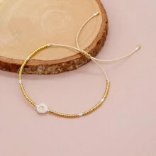 1pc Seashell & Beaded Alphabet Detail Adjustable Bracelet With Metallic 26 Letters Charms - Multicolor - View 4