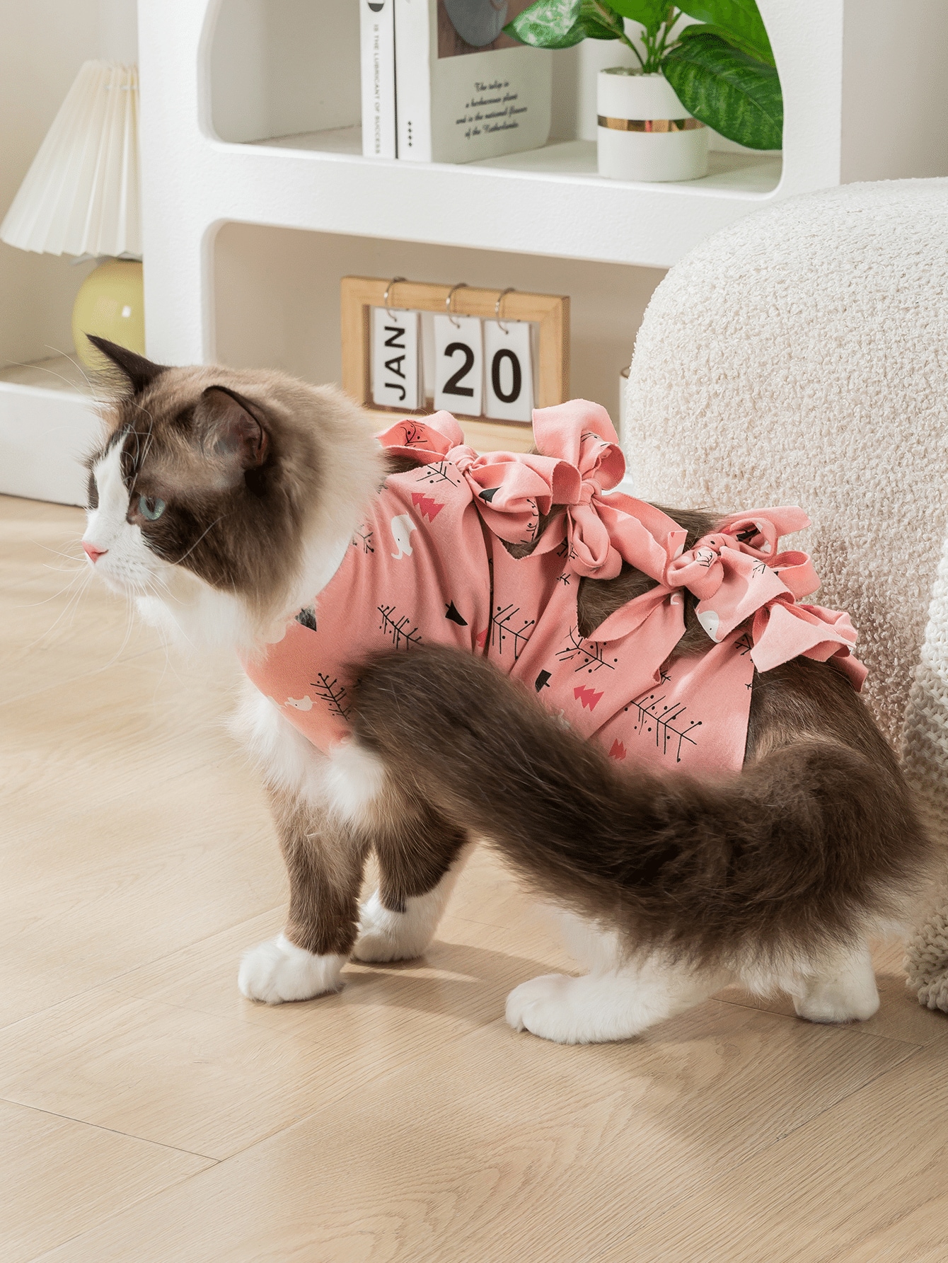 1pc Cat Surgery Recovery Suit With Strap For Female Cats After Spaying