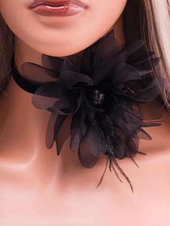 1 delicado collar de vestir para dama con decoración de flor grande, plumas, perlas falsas, gasa y franela en color negro y beige para fiesta, festival, cena, boda, ocasión especial, San Valentín, Día de la Madre, regalo