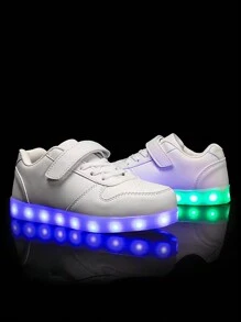 一雙春秋兒童運動鞋，白色學生鞋，輕便鞋，LED燈鞋，適合街舞，時尚派對和去遊樂園旅行