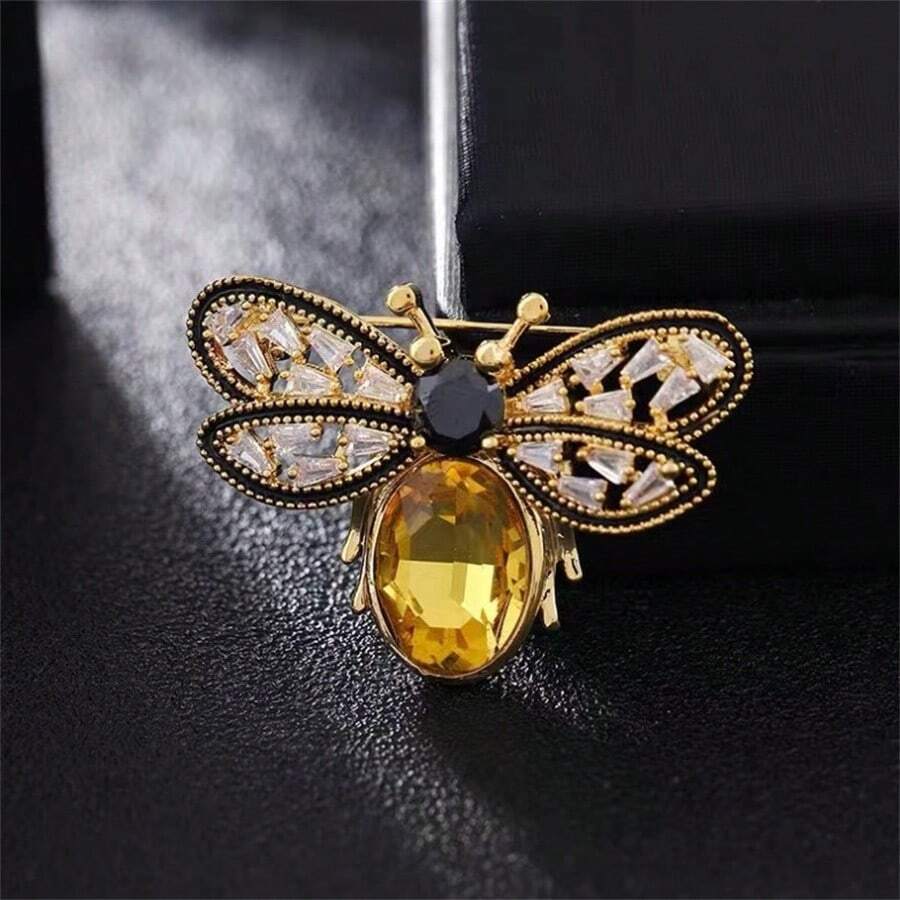 1pc Fashionable Rhinestone & Gemstone Decor Hollow Out Bee Insect Brooch, Suit Accessory Pin - Yellow - View 1