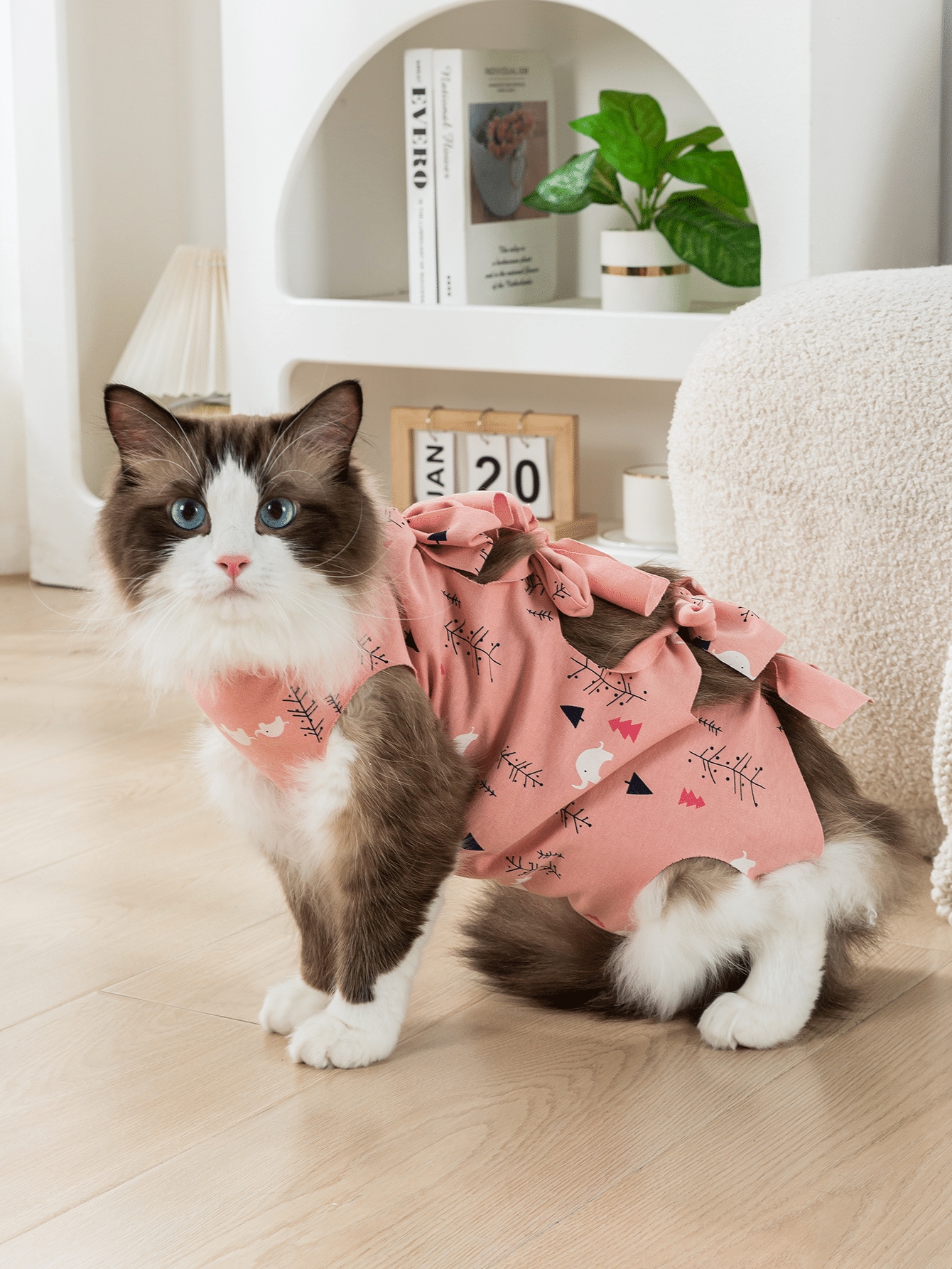 1pc Cat Surgery Recovery Suit With Strap For Female Cats After Spaying
