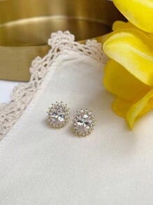 1對小發亮鑽石和精美方晶鋯石極簡主義多用途耳釘