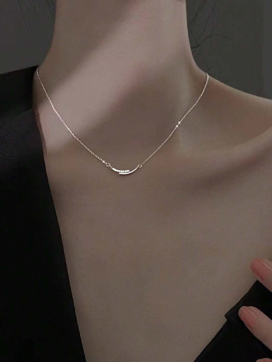 褶皺微笑項鍊是A簡約風,燈,豪華,時尚和多用途首飾類,合適的適用於女性的派對,宴會,約會,節日,和 - 銀色 - 查看 1