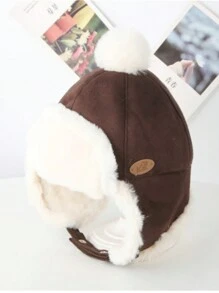 一頂咖啡棕色的冬季帽,適合幼男、幼女和嬰兒,帶有耳套、增厚、保暖和可愛的毛球帽
