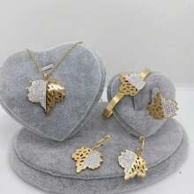 5入組不鏽鋼空心楓葉設計珠寶套裝,包括項鍊、耳環、戒指、手鐲和鎖骨鏈 - 金色 - 查看 1