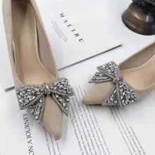 2 件（1 对）银色和金色蝴蝶结水钻可拆卸鞋夹，时尚、优雅、奢华的鞋配件，适合高跟鞋、平底鞋、运动鞋、休闲鞋，用途广泛 - 銀色 - 查看 2