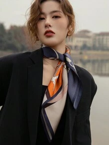 1入女士印花絲巾，時尚頸巾，適合外出和打扮，可作頭巾、頭帶，打造您的穿搭風格 - 彩色 - 查看 2