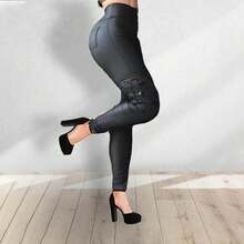 Pantalon de vinil con bolsas cargo - Negro - Ver 2