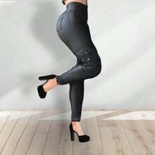 Pantalon de vinil con bolsas cargo - Negro - Ver 1