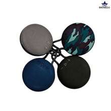 Bocina Altavoz Inalámbrico Para Fiestas, Viajes, Carro, Carreteras, Campamentos, Playa - Benedo Clip 3, FM, USB, TF, TWS, Contra Salpicaduras especial para viajes con batería de alta duración En tus colores favoritos, Tamaño compacto 15 cm hasta 3 w de potencia de alta calidad 10 h de duración Con un clip para colocarlo donde tu quieras - Gris - Ver 3