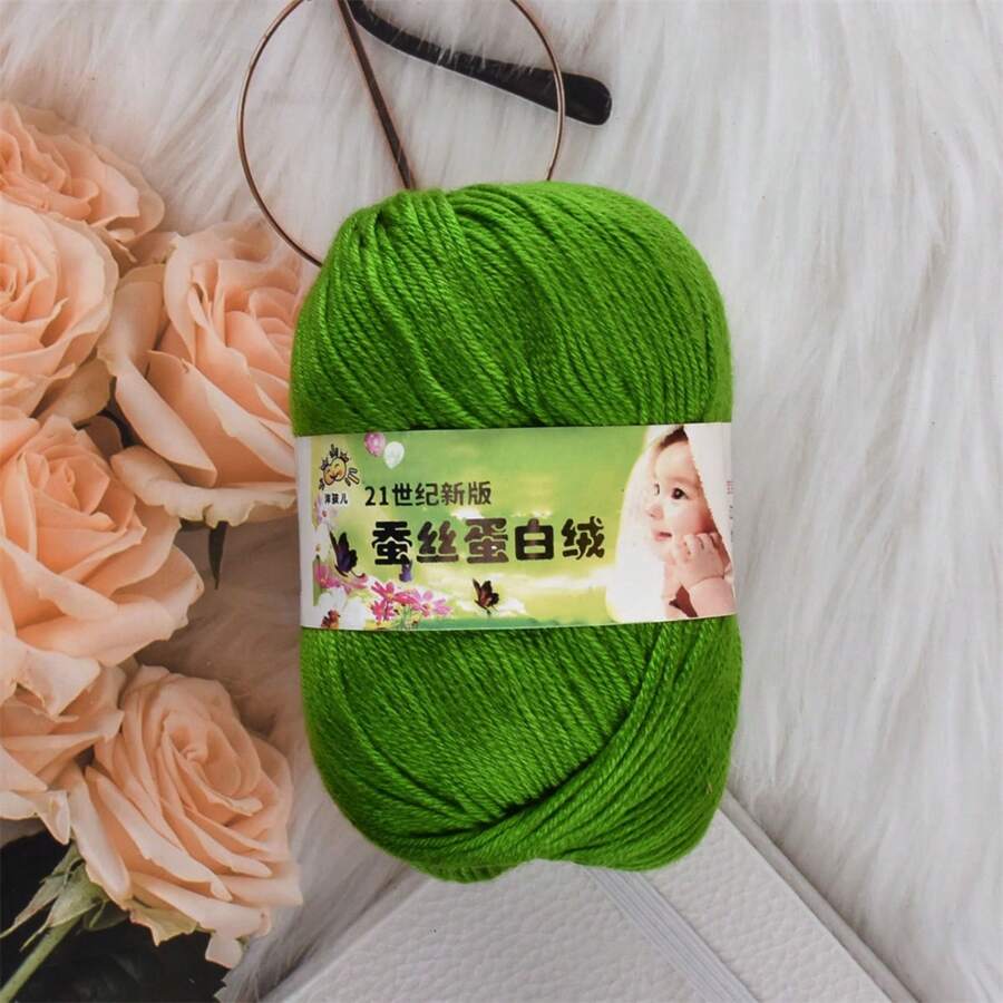 110m/120yd 50g/Bóng Sợi tơ tằm ấm Villus Sợi len mềm Worsted 60% protein tơ tằm 30% len 10% cashmere Sợi đan tay thân thiện với da - Màu xanh Ô liu - Xem 1