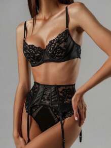 性感純的誘惑薄蕾絲吊襪腰帶和聚龍時尚內衣套裝在黑色