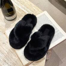 女式毛皮拖鞋,時尚的十字紋帶設計,適合室外穿著,秋冬收藏