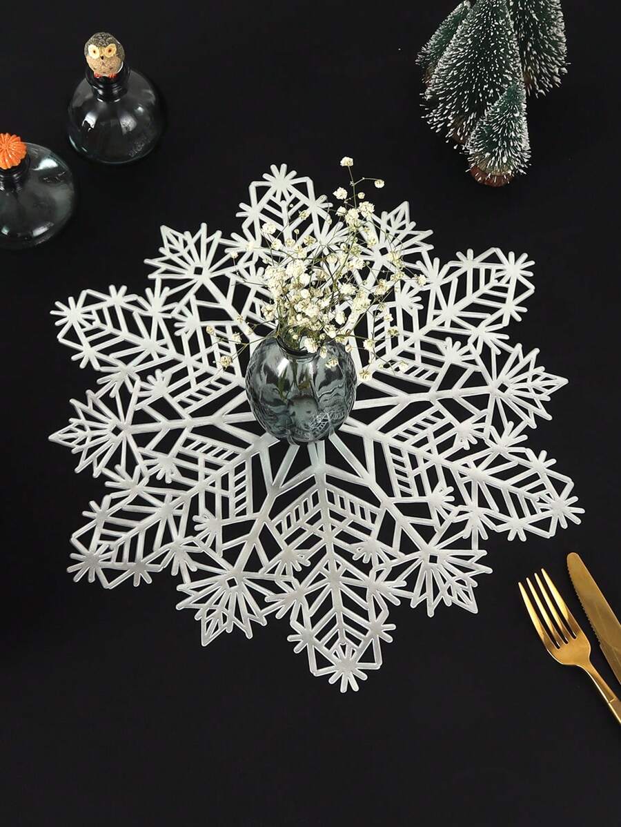 4pcs Christmas Series Silver-color Snowflake Shaped Hollow Out Placemats For Table Decoration, Insulation, Pot Holder. Suitable For Home, Kitchen, Restaurant, Birthday Party, Festival, Hotel, Farmhouse, Family Gathering. - Silver - View 1