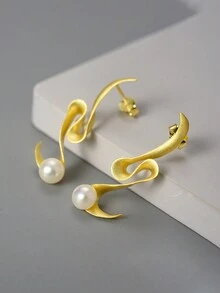 1 对精致仿珍珠波浪耳环，适合女士 S925 纯银母亲节情人节优雅迷人的精致女士珠宝礼物