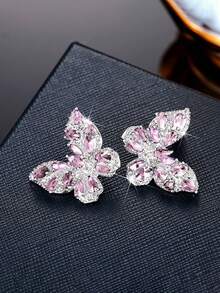 1對華麗的蝴蝶立體鑽石耳釘,適用於女性的情人節禮物、婚禮訂婚紀念日派對首飾