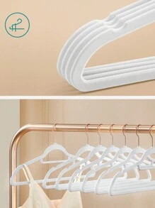 SONGMICS Percha de Terciopelo, Juego de 50, Antideslizantes, con Barra Corbata y Gancho Oro Rosa, 0,6 cm Espesor, Ahorra Espacio, 43,5 cm Largo, para Abrigo Vestido Pantalón, Blanco - Blanco - Ver 3