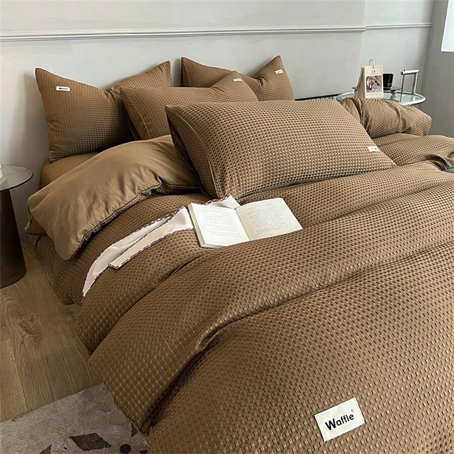 4入組柔軟親膚焦糖咖啡色鬆餅紋床上用品套件,備有多種尺寸:1.5,1.8,2.0,2.2公尺,包括1個被套,1塊平板床單,2個枕頭套,不包含內芯 - 華夫格-焦糖色 - 查看 1