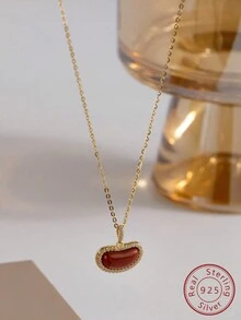 1入組時尚紅色的豆豆造型吊墜S925項鍊,完美適用於女性的每天穿戴