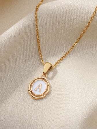 1 collar con colgante de 26 letras en inglés de cobre chapado en oro, elegante y versátil, adecuado para mujeres en el uso diario