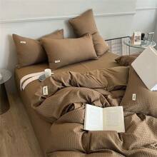 4入組柔軟親膚焦糖咖啡色鬆餅紋床上用品套件,備有多種尺寸:1.5,1.8,2.0,2.2公尺,包括1個被套,1塊平板床單,2個枕頭套,不包含內芯 - 華夫格-焦糖色 - 查看 7