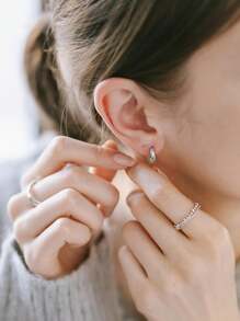 1 Pair 18K Gold Plated S925 Sterling Silver Thick Small Huggie Hoop Earrings for Women Girls, Chunky Gold Hoop Earrings for Party Daily Birthday, Hypoallergenic Copper Lightweight Jewelry Gift for Friends
