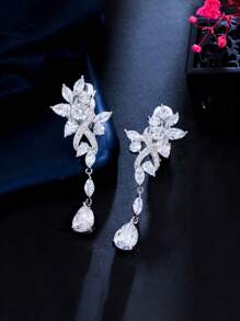 1 Pair No Ear Hole Design Cubic Zirconia Flower & Leaf Drop Style Clip-On Earrings For Women Wedding/Bridal Party, Without Piercing Valentines,Mom,Mother,Mother's Day,Gift