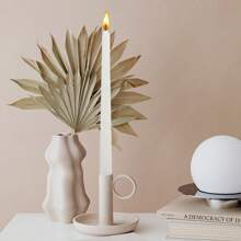 1盒4根,25cm/10英寸,底部直徑為2cm/0.8英寸的錐形蠟燭,燃燒時間長達7小時。顏色可供選擇:白色,黑色,橘色,粉紅色,綠色,藍色和黃色。不滴漏,錐形,無香味,適用於晚餐,派對,婚禮或任何無風環境裝飾 - 白色 - 查看 5