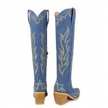 ISNOM Knee High Cowboy Cowgirl Boots For Women, With Unique Embroidery, Side Zipper And Chunky Heel Design - 藍色 - 查看 5