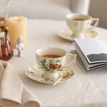 Taza de café de boca grande y platillo con diseño de fresa en estilo vintage francés - fresa - Ver 1