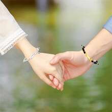 1對男女情侶黑白石榴石拼圖心形手鐲,不鏽鋼他她配對手環,刻有'他的公主'和'她的王子'的浪漫手鐲,適用於男女朋友 - 他的公主和她的王子 - 查看 2