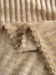 1pc Solid Color Pet Blanket, Lightweight, Suitable For Small/Medium Cats And Dogs, For Year-Round Use - Brown - View 4