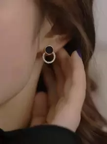 1 Paar Asymmetrische Glänzende Doppelte Kreis Ohrstecker Cut Out Runde Schwarze Ohrstecker Strass Accessoires Für Frauen Ohr Schmuck